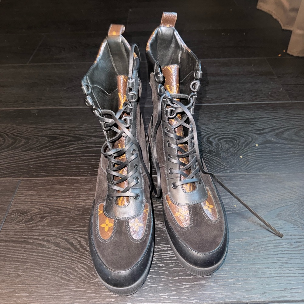 Louis Vuitton Boots Size 42